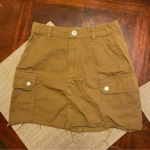 URBAN OUTFITTERS - BDG Cargo-styled mini skirt in tan